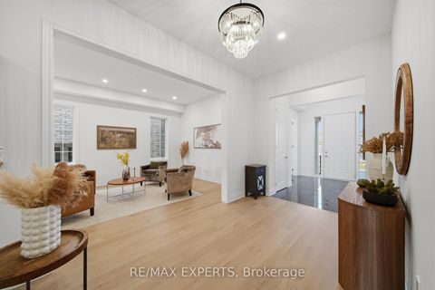 Photo 3 at 211 Stormont Trail, Vellore Village, Vaughan