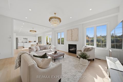 Photo 11 at 211 Stormont Trail, Vellore Village, Vaughan
