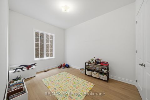 Photo 22 at 211 Stormont Trail, Vellore Village, Vaughan