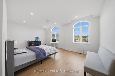 Photo 33 at 211 Stormont Trail, Vellore Village, Vaughan