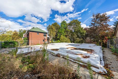 Photo 2 at 17 St. Georges Road, Humber Valley, Toronto