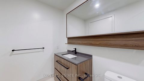 Photo 11 at 912 - 425 Front St East Street, Waterfront Communities C8, Toronto