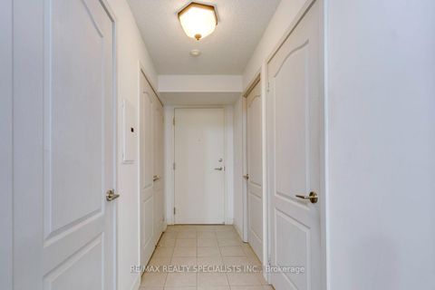 Photo 4 at 103 - 812 Landsdowne Avenue, Junction, Toronto