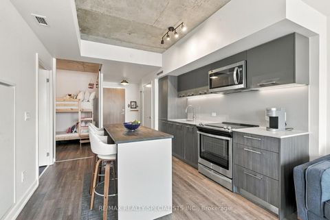 Photo 10 at 622 - 30 Baseball Place, South Riverdale, Toronto