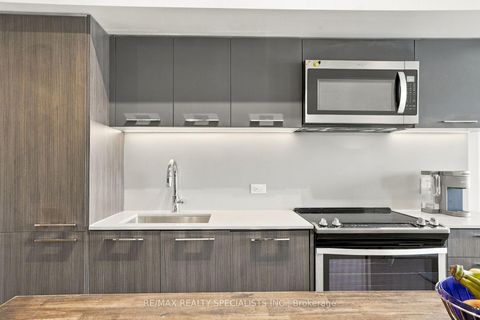 Photo 11 at 622 - 30 Baseball Place, South Riverdale, Toronto