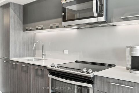 Photo 14 at 622 - 30 Baseball Place, South Riverdale, Toronto