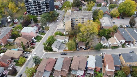 Photo 5 at 4 King George Road, Weston, Toronto