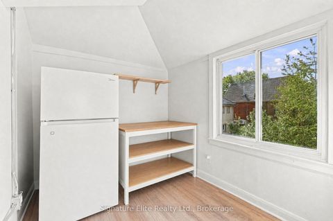 Photo 20 at 272 Roncesvalles Avenue, Swansea, Toronto