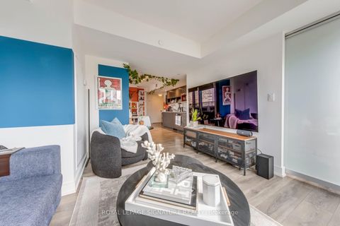 Photo 14 at 1011 - 89 McGill Street, Yonge Corridor, Toronto