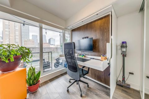 Photo 18 at 1011 - 89 McGill Street, Yonge Corridor, Toronto