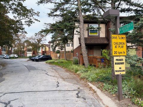 Photo 1 at 35 - 141 Castle Rock Drive, North Richvale, Richmond Hill