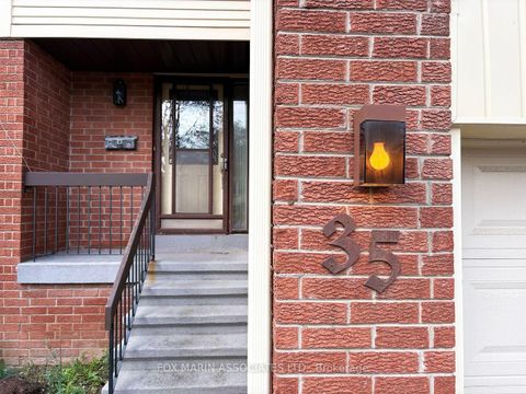 Photo 4 at 35 - 141 Castle Rock Drive, North Richvale, Richmond Hill