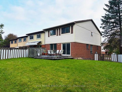 Photo 9 at 35 - 141 Castle Rock Drive, North Richvale, Richmond Hill