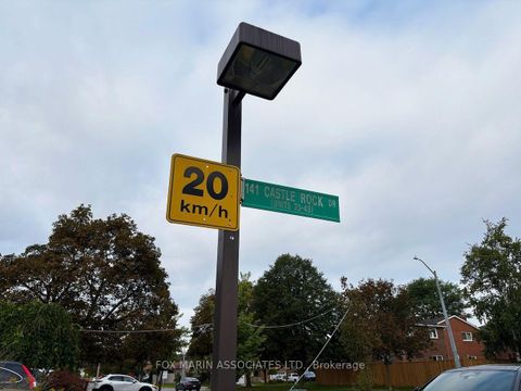 Photo 10 at 35 - 141 Castle Rock Drive, North Richvale, Richmond Hill