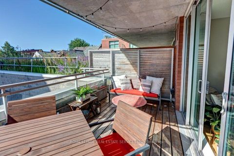 Photo 3 at 210 - 301 Markham Street, Little Italy, Toronto