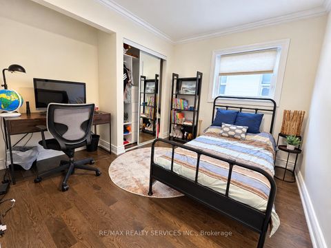 Photo 16 at 21 McIntosh Avenue, Queensway, Toronto