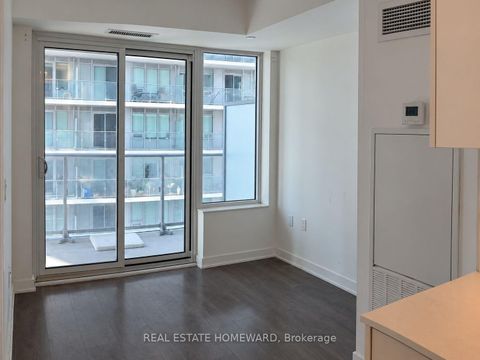Photo 4 at 1405 - 99 Broadway Avenue, Mount Pleasant West, Toronto