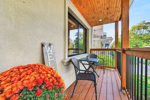Photo 2 at 17 Hollydene Road, Birchmount, Toronto