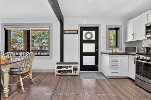 Photo 3 at 17 Hollydene Road, Birchmount, Toronto
