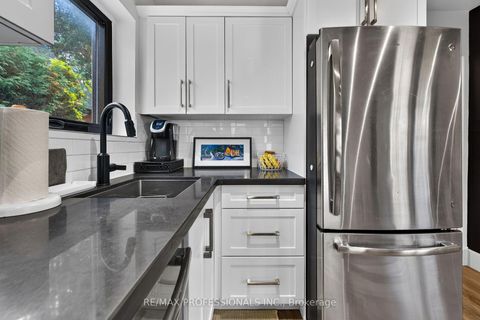 Photo 5 at 17 Hollydene Road, Birchmount, Toronto