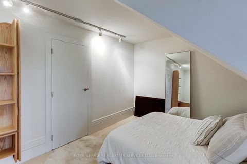 Photo 24 at 358 Sackville Street, South St. James Town, Toronto