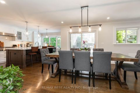 Photo 3 at 49 Winterton Drive, Rosethorn, Toronto