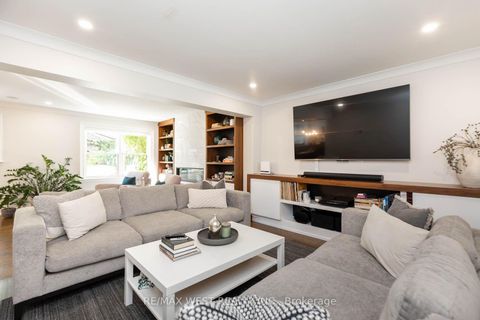 Photo 10 at 49 Winterton Drive, Rosethorn, Toronto