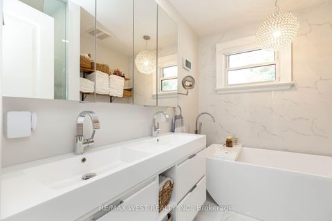 Photo 24 at 49 Winterton Drive, Rosethorn, Toronto