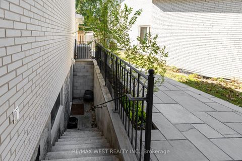 Photo 34 at 49 Winterton Drive, Rosethorn, Toronto