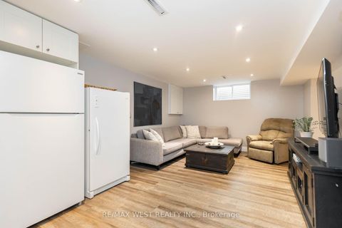 Photo 35 at 49 Winterton Drive, Rosethorn, Toronto