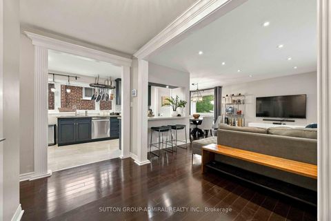 Photo 4 at 11 Summerglade Drive, Malvern West, Toronto