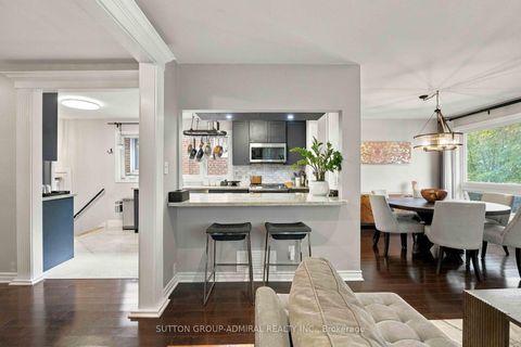 Photo 9 at 11 Summerglade Drive, Malvern West, Toronto
