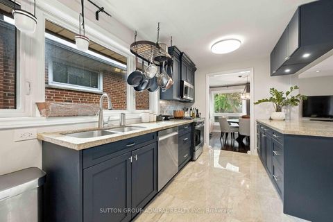 Photo 14 at 11 Summerglade Drive, Malvern West, Toronto