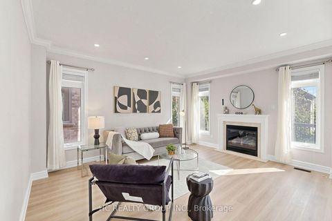 Photo 5 at 43 Randolph Drive, Patterson, Vaughan