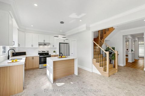 Photo 13 at 43 Randolph Drive, Patterson, Vaughan