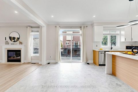 Photo 14 at 43 Randolph Drive, Patterson, Vaughan