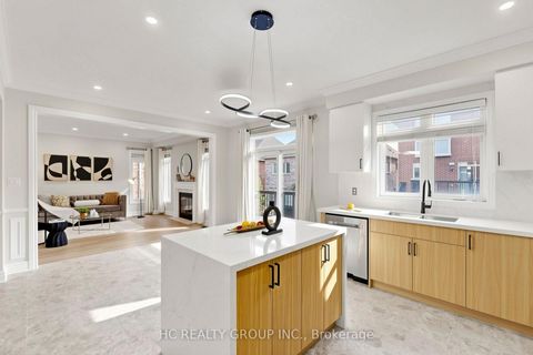 Photo 17 at 43 Randolph Drive, Patterson, Vaughan