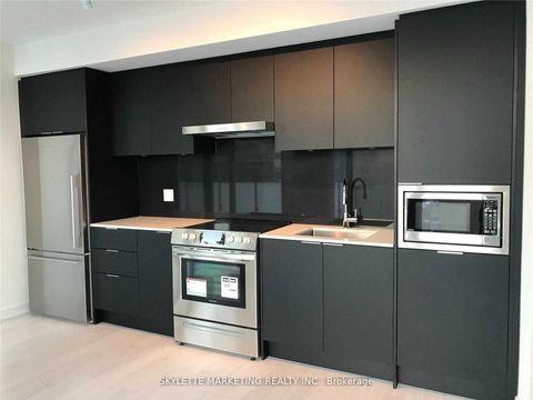 Photo 2 at 617 - 25 Richmond Street E, Yonge Corridor, Toronto