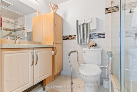 Photo 3 at 804 - 121 Trudelle Street, Eglinton East, Toronto