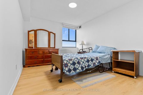 Photo 5 at 804 - 121 Trudelle Street, Eglinton East, Toronto