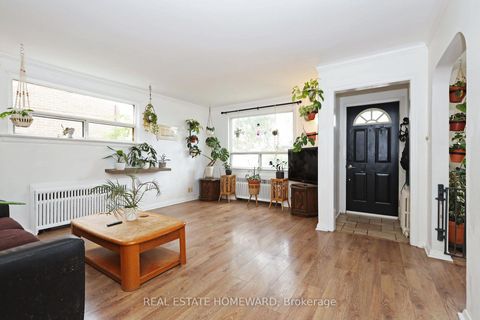 Photo 4 at 22 Haddon Avenue, Cliffside, Toronto
