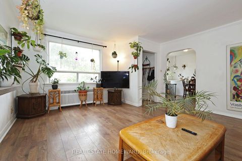 Photo 5 at 22 Haddon Avenue, Cliffside, Toronto