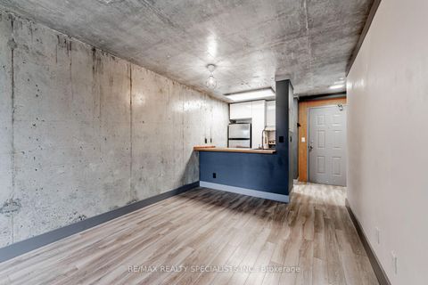 Photo 3 at 819 - 222 The Esplanade, Waterfront Communities C8, Toronto