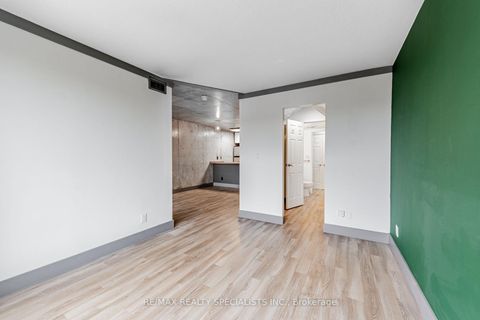 Photo 11 at 819 - 222 The Esplanade, Waterfront Communities C8, Toronto