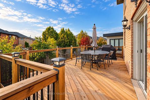 Photo 1 at 35 Water Garden Lane, Sonoma Heights, Vaughan