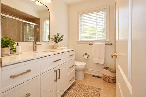Photo 5 at 35 Water Garden Lane, Sonoma Heights, Vaughan