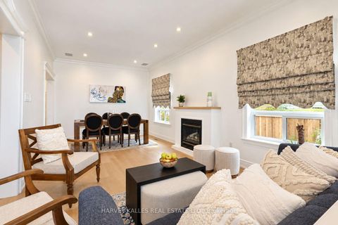 Photo 9 at 35 Water Garden Lane, Sonoma Heights, Vaughan