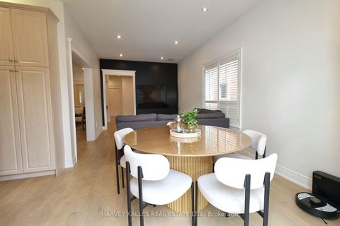 Photo 11 at 35 Water Garden Lane, Sonoma Heights, Vaughan