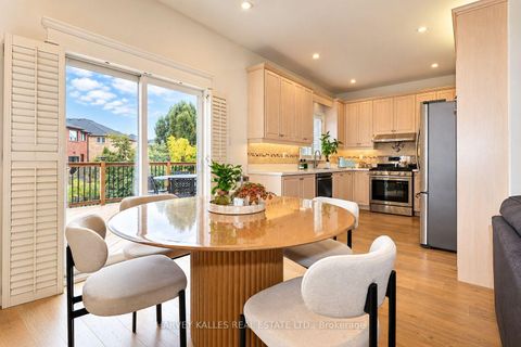 Photo 14 at 35 Water Garden Lane, Sonoma Heights, Vaughan