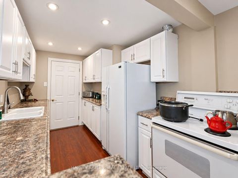 Photo 19 at 35 Water Garden Lane, Sonoma Heights, Vaughan